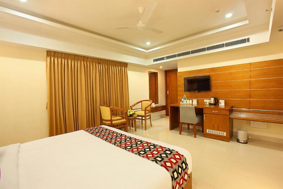 Lumbini Supreme 호텔 Thrissur 외부 사진