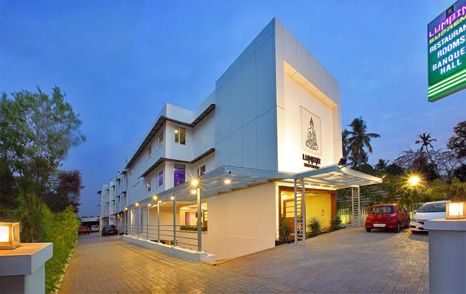 Lumbini Supreme 호텔 Thrissur 외부 사진