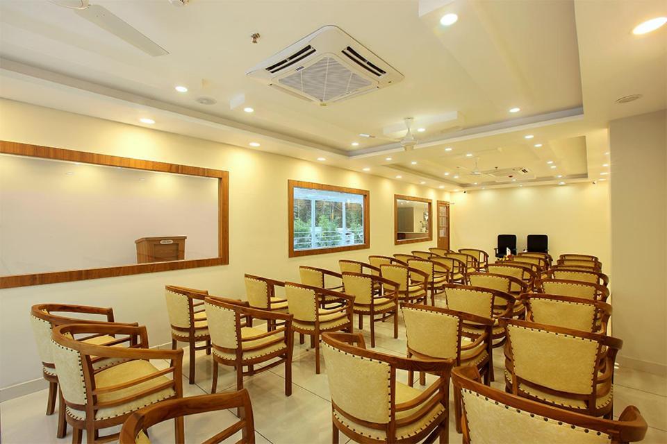 Lumbini Supreme 호텔 Thrissur 외부 사진