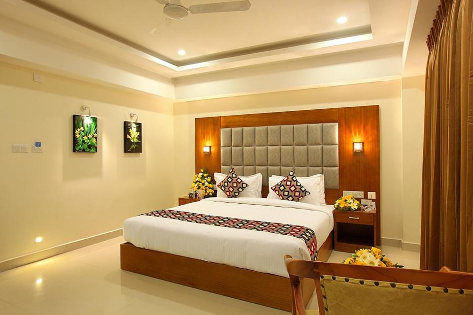 Lumbini Supreme 호텔 Thrissur 외부 사진
