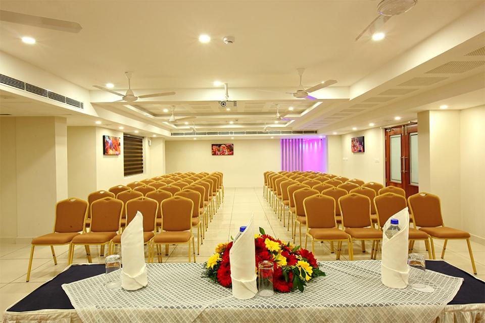 Lumbini Supreme 호텔 Thrissur 외부 사진